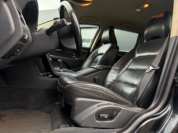 Volvo XC70 17 of 30