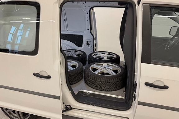 Volkswagen Caddy Maxi 22 of 25
