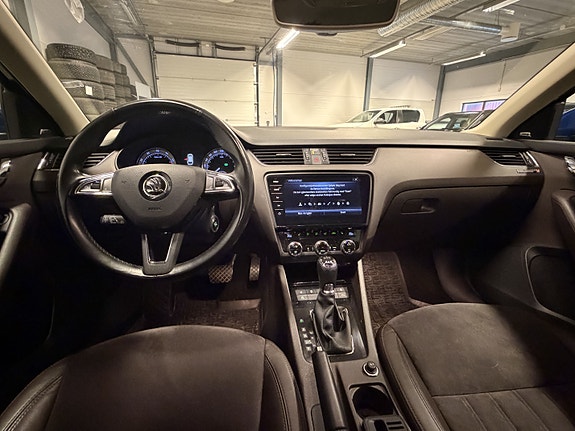 Skoda Octavia 16 of 28