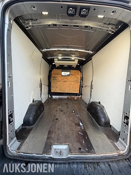 Ford Transit 11 of 23