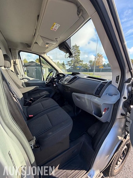 Ford Transit 13 of 23