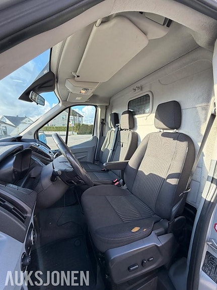 Ford Transit 15 of 23
