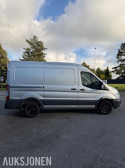 Ford Transit 4 of 23