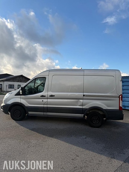 Ford Transit 7 of 23