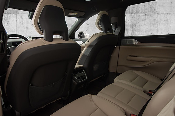 Volvo EX90 21 of 27