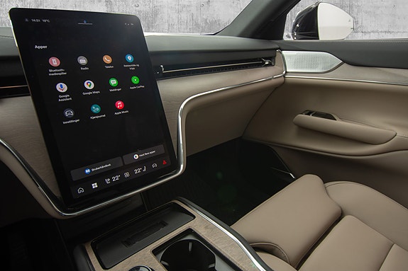 Volvo EX90 17 of 27
