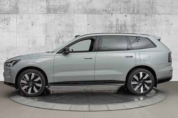 Volvo EX90 4 of 27