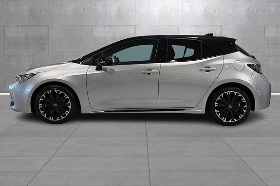 Toyota Corolla 2 of 19