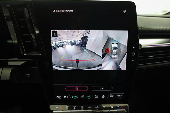 Renault Megane E-Tech 24 of 30