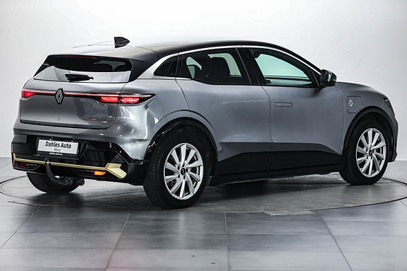 Renault Megane E-Tech 5 of 30