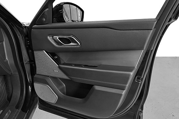 Land Rover Range Rover Velar 24 of 30