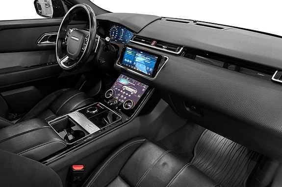 Land Rover Range Rover Velar 18 of 30