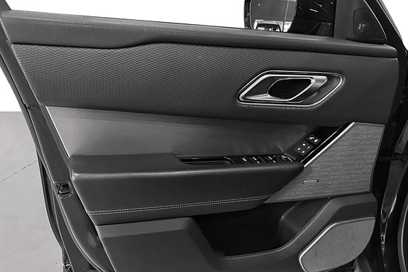 Land Rover Range Rover Velar 23 of 30