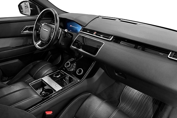 Land Rover Range Rover Velar 17 of 30