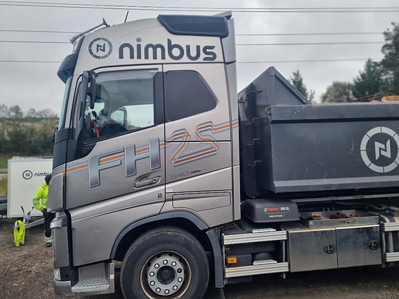 Volvo FH ; LAV KM 2 of 5