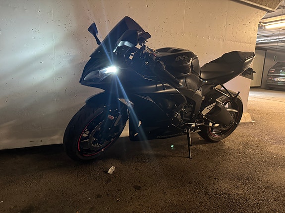 Kawasaki Ninja ZX-6R 636 7 of 9