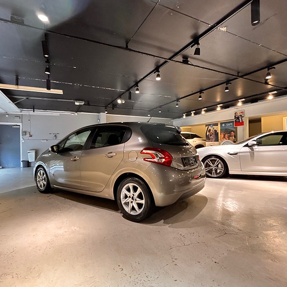 Peugeot 208 4 of 19