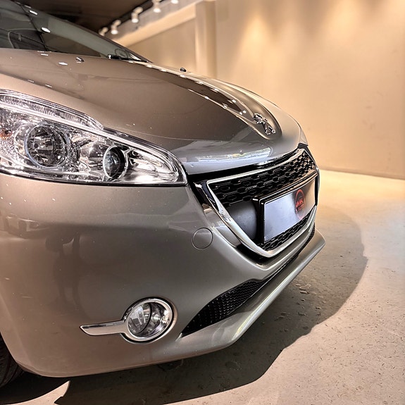 Peugeot 208 14 of 19