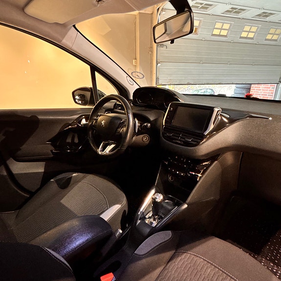 Peugeot 208 6 of 19