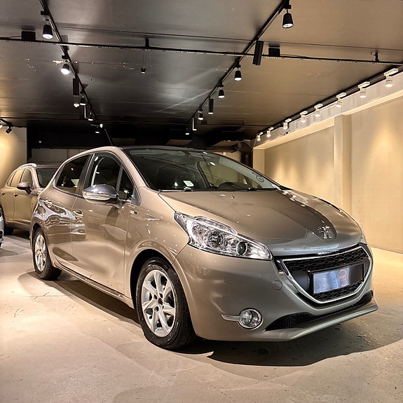 Peugeot 208 2 of 19