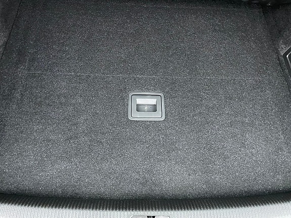 Volkswagen Passat Alltrack 18 of 28