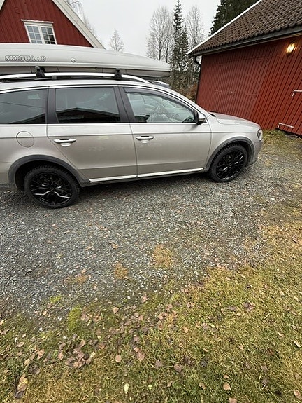 Volkswagen Passat Alltrack 9 of 28