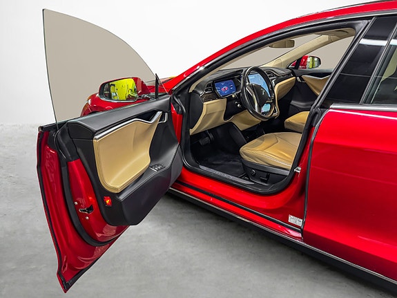 Tesla Model S 9 of 23