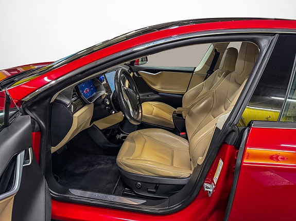 Tesla Model S 10 of 23