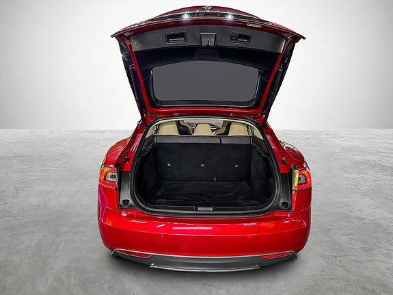 Tesla Model S 19 of 23