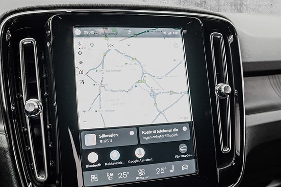 Volvo XC40 13 of 29
