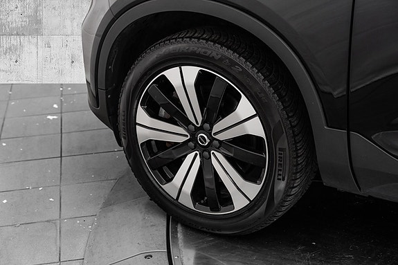 Volvo XC40 9 of 29