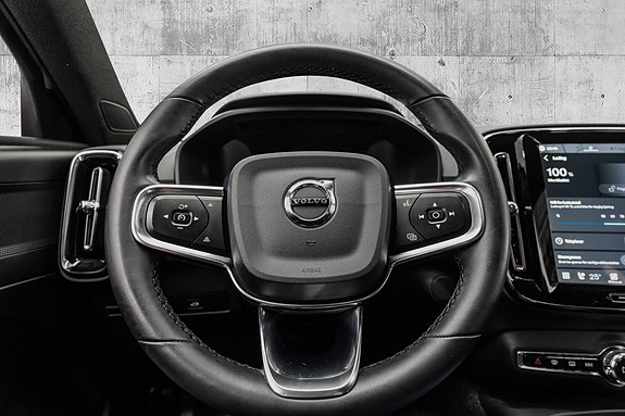 Volvo XC40 10 of 29
