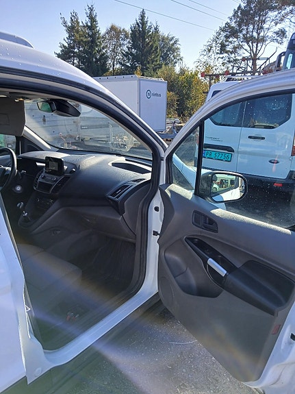 Ford Transit Connect 8 of 10