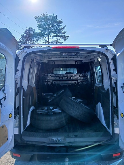 Ford Transit Connect 7 of 10