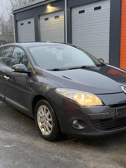 Renault Megane 12 of 30