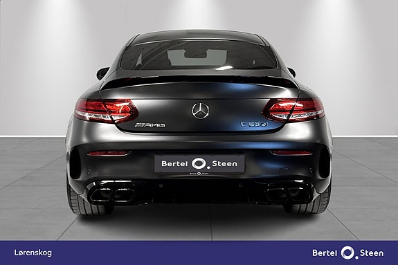 Mercedes-Benz C63 4 of 30