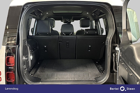 Land Rover Defender 110 30 of 30