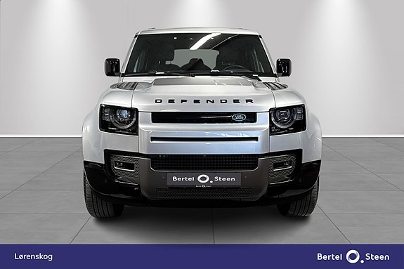 Land Rover Defender 110 8 of 30
