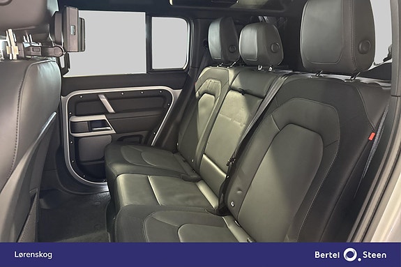 Land Rover Defender 110 16 of 30