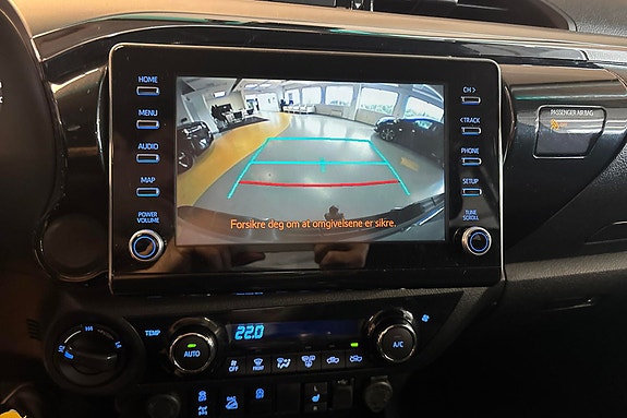 Toyota HiLux 15 of 17