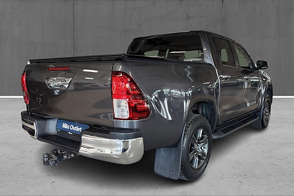 Toyota HiLux 5 of 17