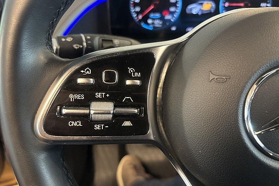 Mercedes-Benz EQC400 20 of 27