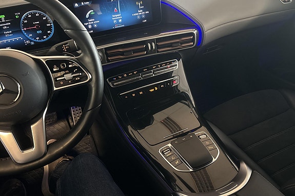 Mercedes-Benz EQC400 14 of 27