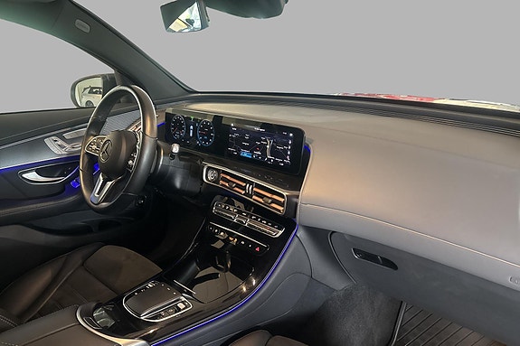 Mercedes-Benz EQC400 11 of 27