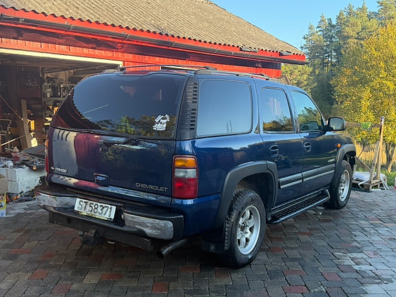 Chevrolet Tahoe 3 of 10