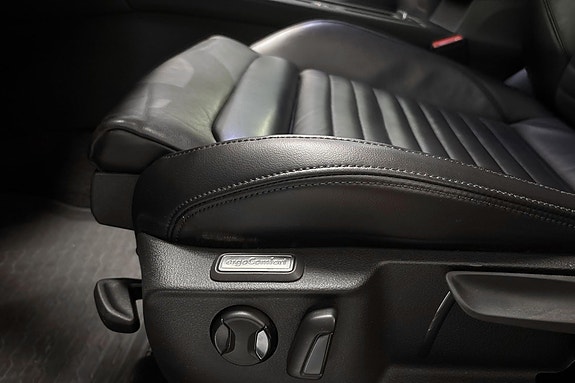 Volkswagen Passat 22 of 25