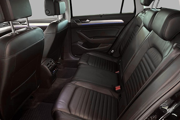 Volkswagen Passat 11 of 25