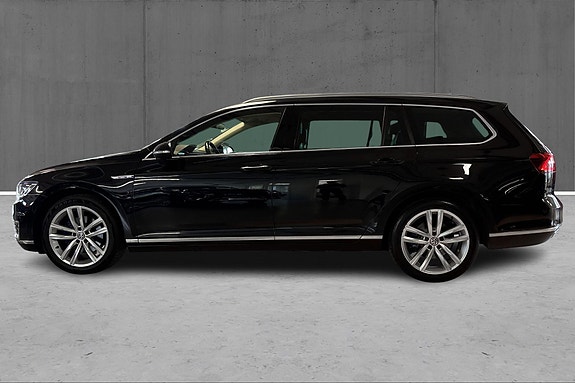 Volkswagen Passat 7 of 25