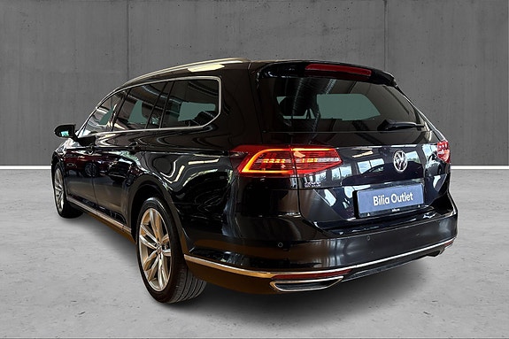 Volkswagen Passat 6 of 25