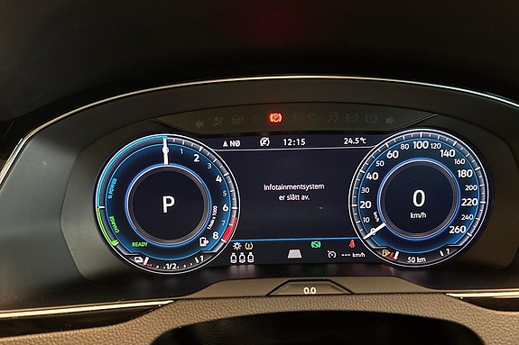 Volkswagen Passat 13 of 25